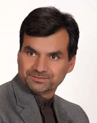 دکتر نبی شریعتی فر، پژوهشگر ممتاز دانشگاه علوم پزشکی تهران در سال ۱۴۰۴